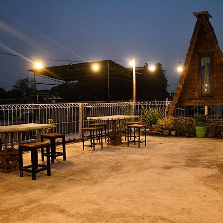 OYO 2258 Santana Syariah Guest House Kartosuro Bagian luar foto
