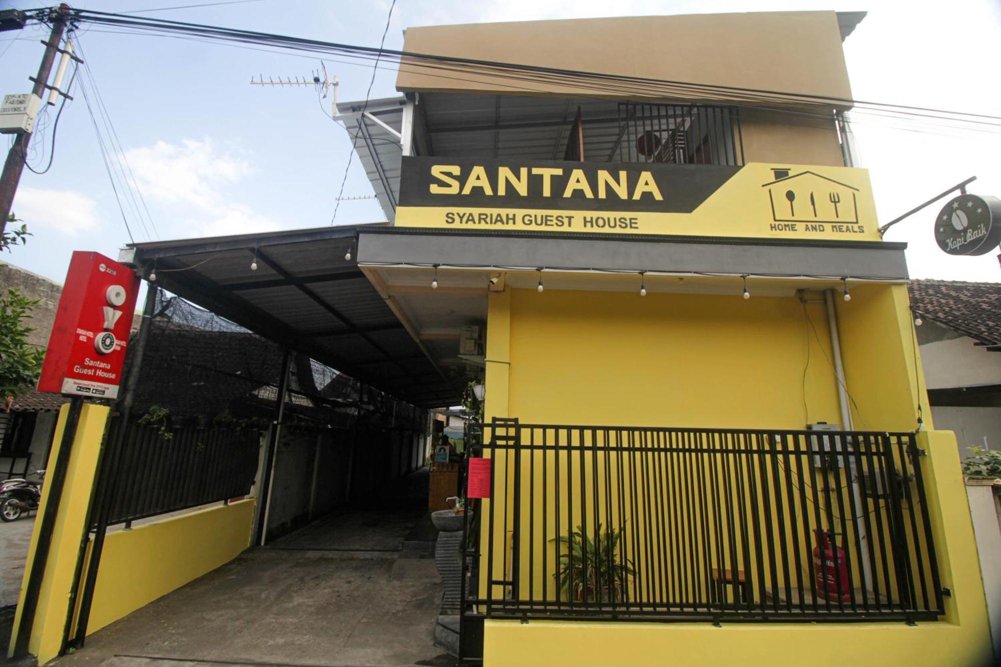 OYO 2258 Santana Syariah Guest House Kartosuro Bagian luar foto