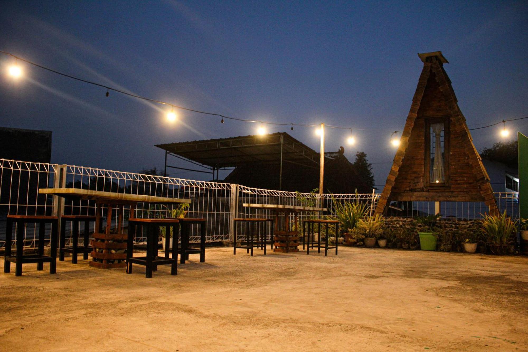OYO 2258 Santana Syariah Guest House Kartosuro Bagian luar foto